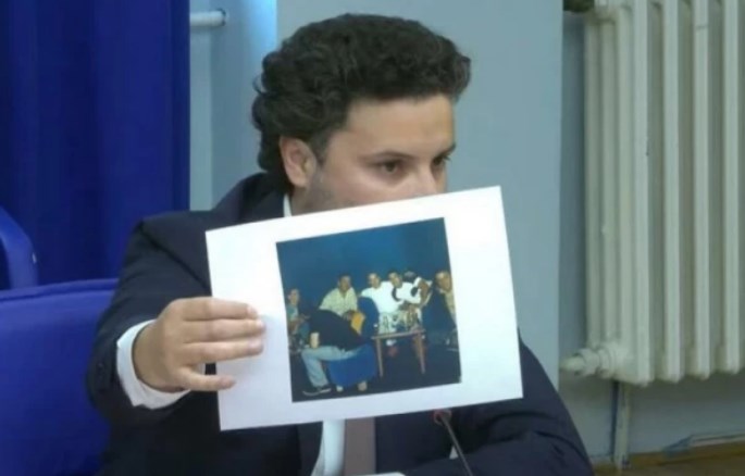 Dritan-Abazovikj-fotografija-Milo-so-SHkaljarci-Abazovic-fotografijja-na-Djukonovic-so-Shkaljarci