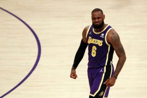 lebron-696x464-1