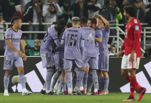 Real Madrid sporeden dres