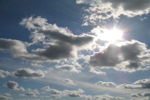sonce-oblaci-2