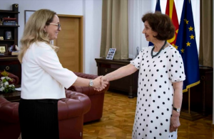 Romanska-ambasadorka-Adela-Monika-Aksinte