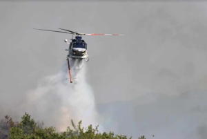 Helikopter-pozar-voda